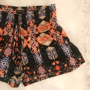 🦩 Style House Pull on Tropical Shorts